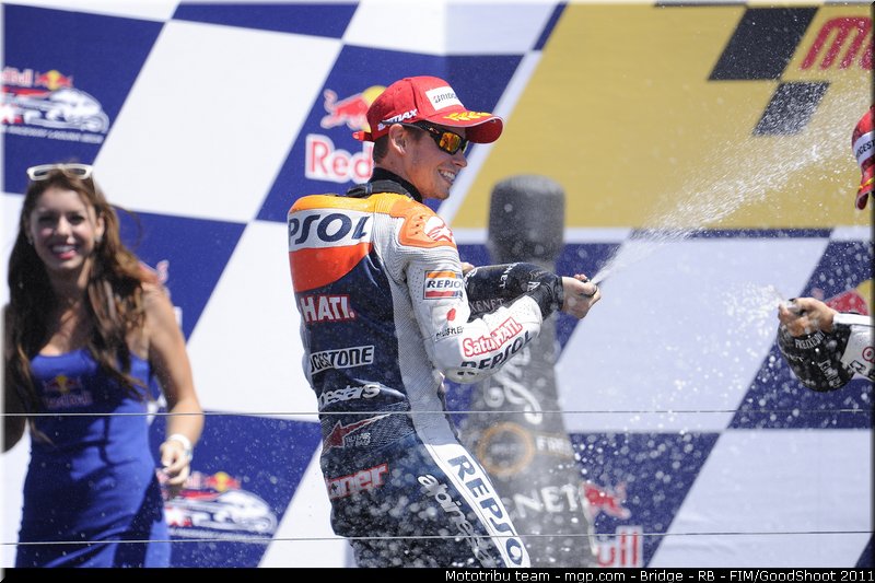 motogp_stoner_025_usa_laguna_seca_2011
