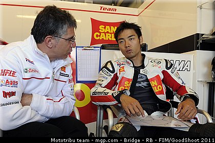 motogp_aoyama_008_usa_laguna_seca_2011.jpg