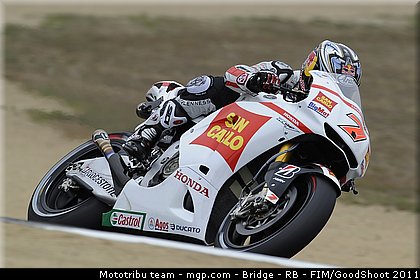 motogp_aoyama_012_usa_laguna_seca_2011.jpg