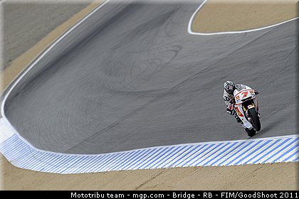 motogp_aoyama_013_usa_laguna_seca_2011.jpg