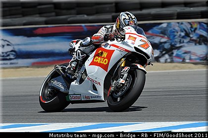 motogp_aoyama_017_usa_laguna_seca_2011.jpg