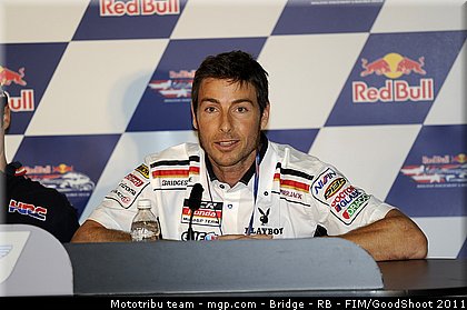 motogp_bostrom_001_usa_laguna_seca_2011.jpg