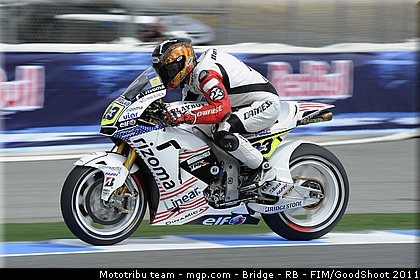 motogp_bostrom_010_usa_laguna_seca_2011.jpg