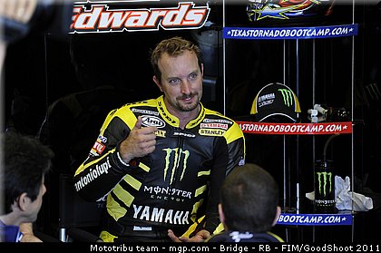 motogp_edwards_006_usa_laguna_seca_2011.jpg