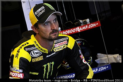 motogp_edwards_013_usa_laguna_seca_2011.jpg