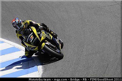 motogp_edwards_022_usa_laguna_seca_2011.jpg