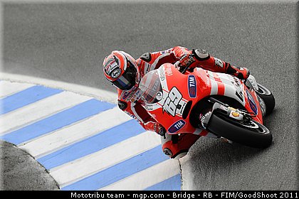 motogp_hayden_004_usa_laguna_seca_2011.JPG