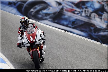 motogp_lorenzo_005_usa_laguna_seca_2011.jpg