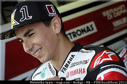 motogp_lorenzo_008_usa_laguna_seca_2011.jpg