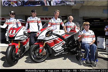 motogp_lorenzo_spies_lawson_carruthers_rainey_001_usa_laguna_seca_2011.jpg