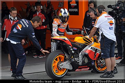 motogp_pedrosa_016_usa_laguna_seca_2011.jpg