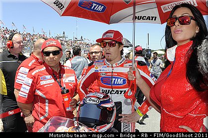 motogp_pitbabe_003_usa_laguna_seca_2011.jpg