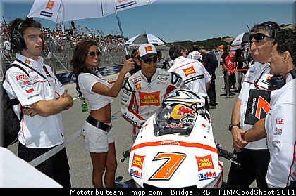motogp_pitbabe_006_usa_laguna_seca_2011.jpg