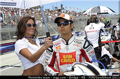 motogp_pitbabe_008_usa_laguna_seca_2011.jpg