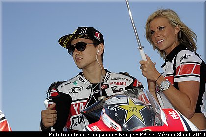 motogp_pitbabe_042_usa_laguna_seca_2011.jpg