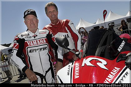 motogp_roberts_lawson_002_usa_laguna_seca_2011.jpg