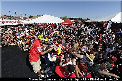 motogp_rossi_005_usa_laguna_seca_2011.JPG
