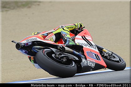 motogp_rossi_008_usa_laguna_seca_2011.jpg