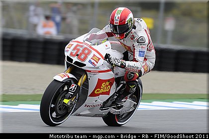 motogp_simoncelli_001_usa_laguna_seca_2011.jpg