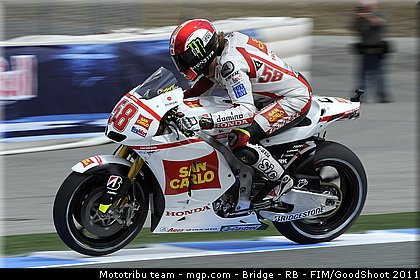 motogp_simoncelli_002_usa_laguna_seca_2011.jpg
