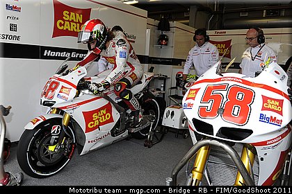 motogp_simoncelli_003_usa_laguna_seca_2011.jpg