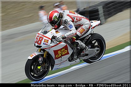 motogp_simoncelli_009_usa_laguna_seca_2011.jpg