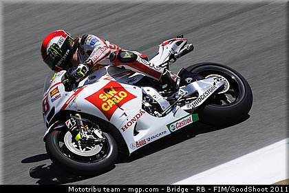 motogp_simoncelli_012_usa_laguna_seca_2011.jpg
