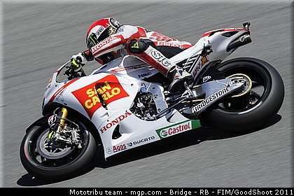 motogp_simoncelli_013_usa_laguna_seca_2011.jpg