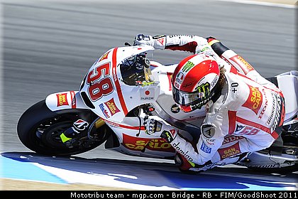 motogp_simoncelli_016_usa_laguna_seca_2011.jpg