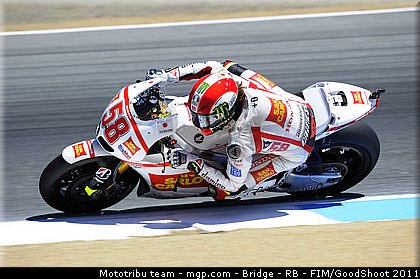 motogp_simoncelli_017_usa_laguna_seca_2011.jpg