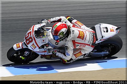 motogp_simoncelli_018_usa_laguna_seca_2011.jpg