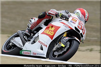 motogp_simoncelli_028_usa_laguna_seca_2011.jpg
