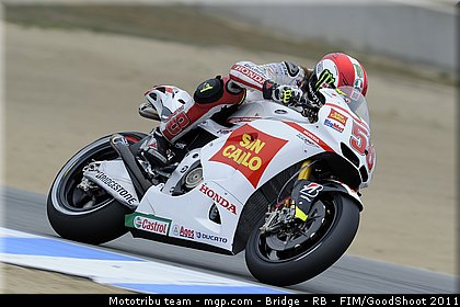 motogp_simoncelli_029_usa_laguna_seca_2011.jpg