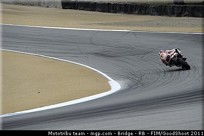 motogp_simoncelli_038_usa_laguna_seca_2011.jpg