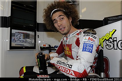 motogp_simoncelli_046_usa_laguna_seca_2011.jpg