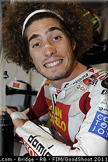 motogp_simoncelli_047_usa_laguna_seca_2011.jpg
