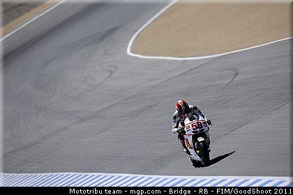 motogp_simoncelli_053_usa_laguna_seca_2011.jpg
