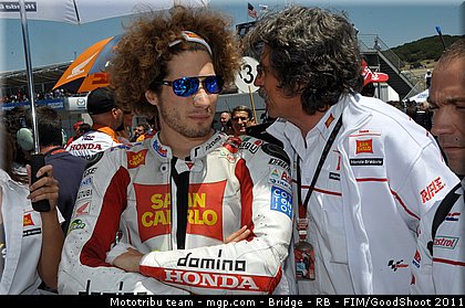 motogp_simoncelli_058_usa_laguna_seca_2011.jpg