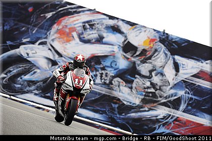 motogp_spies_006_usa_laguna_seca_2011.jpg