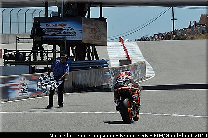 motogp_stoner_011_usa_laguna_seca_2011.jpg