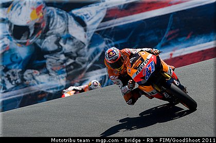 motogp_stoner_012_usa_laguna_seca_2011.jpg