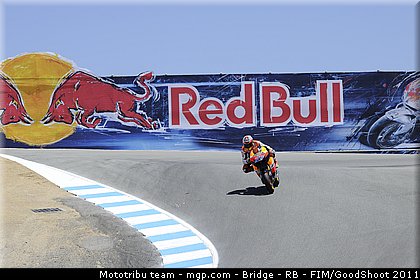 motogp_stoner_019_usa_laguna_seca_2011.jpg