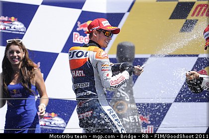motogp_stoner_025_usa_laguna_seca_2011.jpg