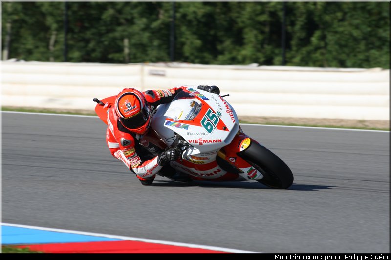 moto2_bradl_005_republique_tcheque_brno_2011