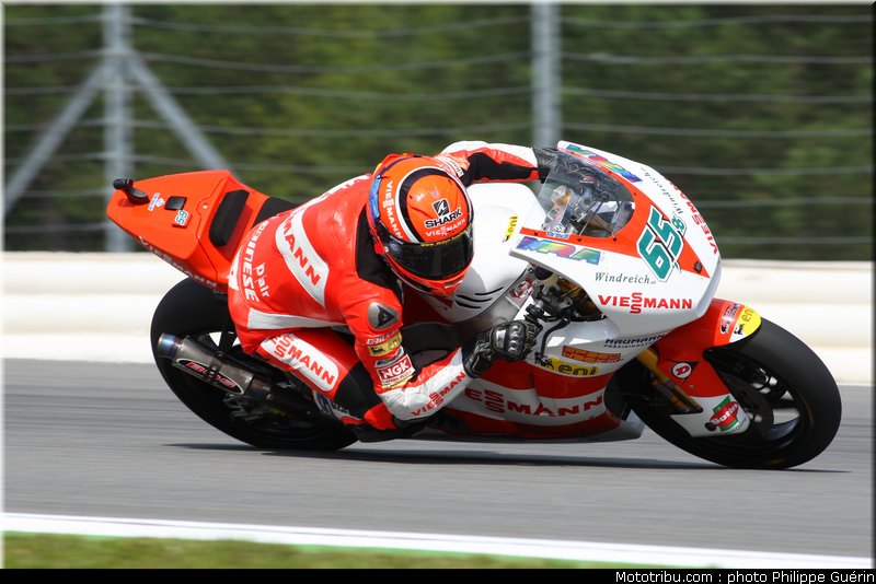moto2_bradl_009_republique_tcheque_brno_2011