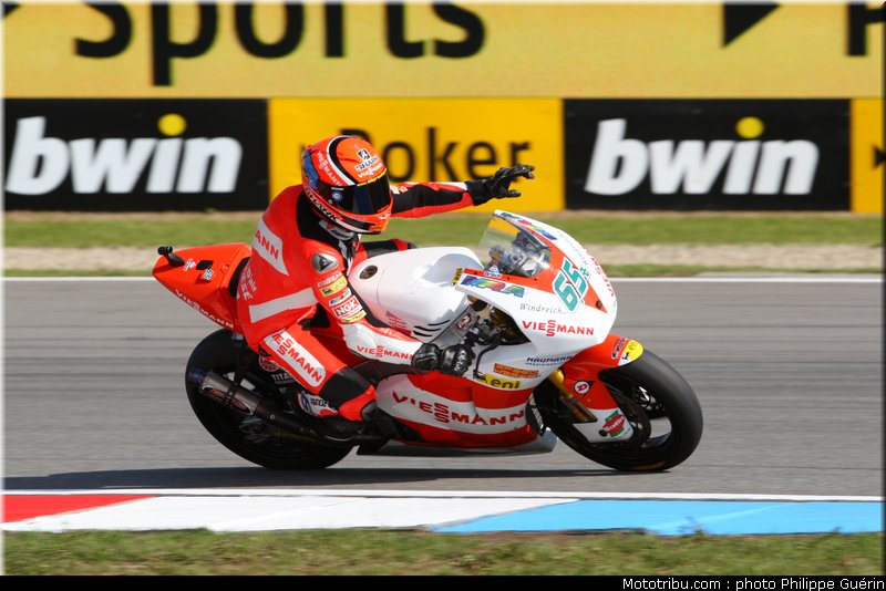 moto2_bradl_010_republique_tcheque_brno_2011