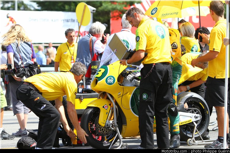moto2_corsi_001_republique_tcheque_brno_2011