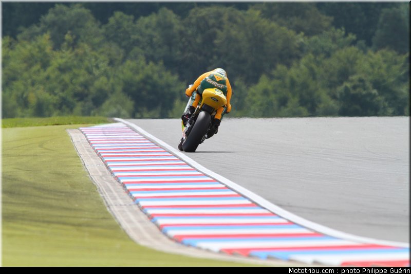 moto2_corsi_003_republique_tcheque_brno_2011