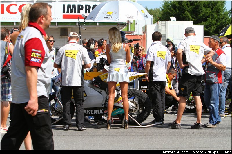 moto2_luthi_002_republique_tcheque_brno_2011