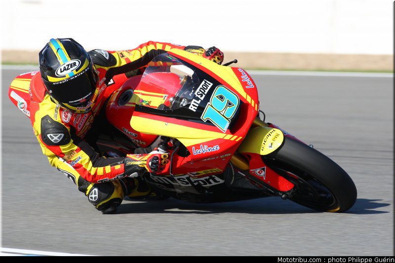 moto2_simeon_002_republique_tcheque_brno_2011